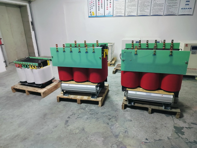 和布克赛尔KS11-1000KVA矿用变压器
